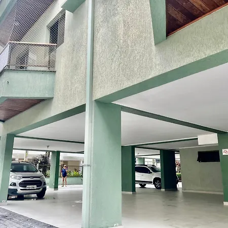 Apto a uma quadra da Praia Grande em Ubatuba-2